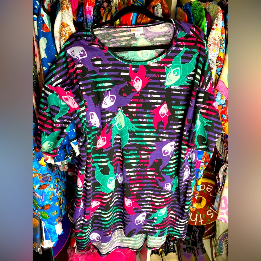 LuLaRoe malificent tunic top